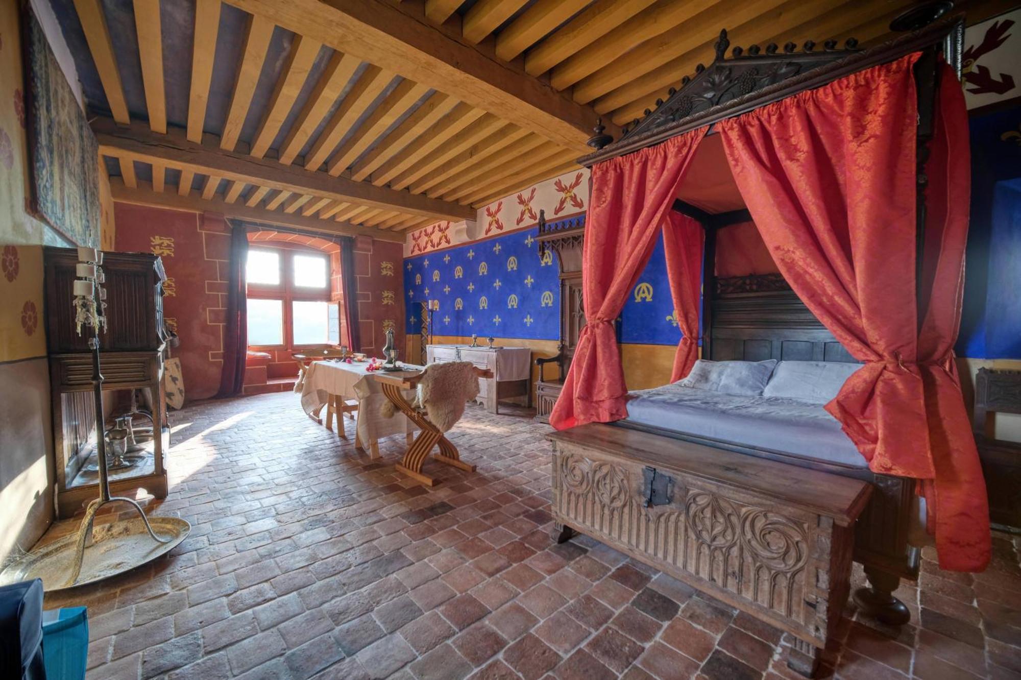 Chateau De Champrenault, Voyagez Dans Le Temps Exterior photo